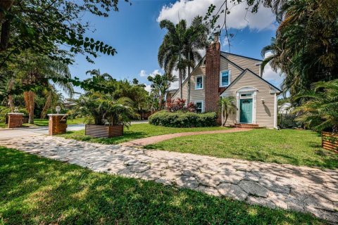 Casa en venta en Saint Petersburg, Florida, 4 dormitorios, 448.53 m2 № 1870133 - foto 3