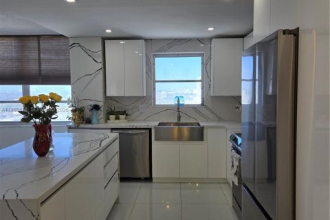 Condominio en venta en Aventura, Florida, 2 dormitorios, 121.05 m2 № 2050697 - foto 4