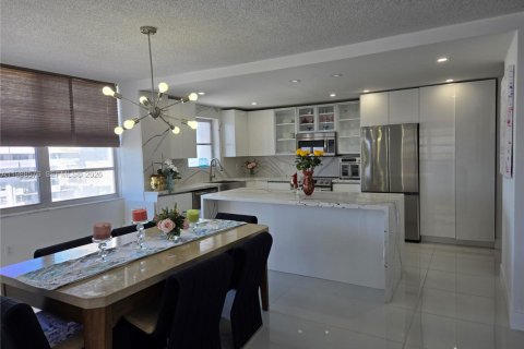 Condominio en venta en Aventura, Florida, 2 dormitorios, 121.05 m2 № 2050697 - foto 6