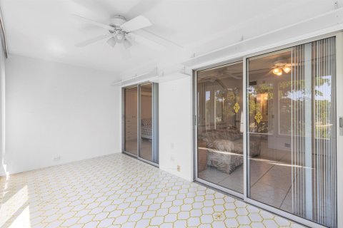 Condo in Deerfield Beach, Florida, 2 bedrooms № 2242813 - photo 22