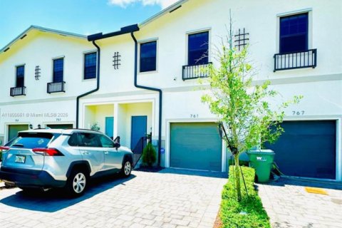 Touwnhouse à Florida City, Floride 4 chambres, 131.74 m2 № 2014426