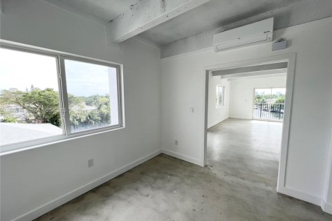 Condo in Miami, Florida, 2 bedrooms  № 1929568 - photo 10