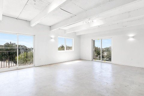 Condo in Miami, Florida, 2 bedrooms  № 1929568 - photo 3