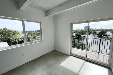 Condo in Miami, Florida, 2 bedrooms  № 1929568 - photo 5
