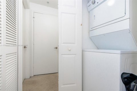 Купить кондоминиум в Дорал, Флорида 3 спальни, 136.01м2, № 1710746 - фото 26