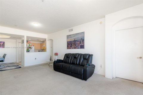 Купить кондоминиум в Дорал, Флорида 3 спальни, 136.01м2, № 1710746 - фото 7