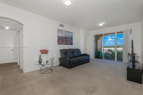 Купить кондоминиум в Дорал, Флорида 3 спальни, 136.01м2, № 1710746 - фото 3