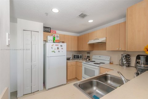 Купить кондоминиум в Дорал, Флорида 3 спальни, 136.01м2, № 1710746 - фото 15