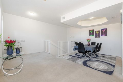 Купить кондоминиум в Дорал, Флорида 3 спальни, 136.01м2, № 1710746 - фото 8