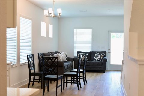House in Tampa, Florida 5 bedrooms, 185.15 sq.m. № 2393839 - photo 7