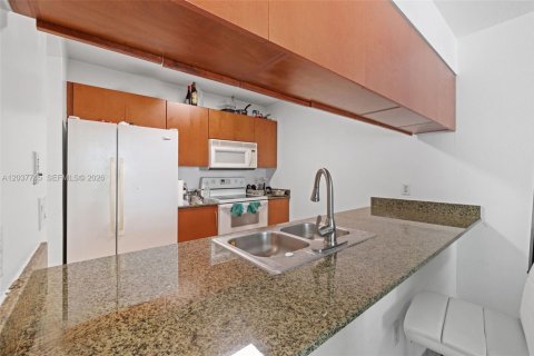 Copropriété à vendre à Miami, Floride: 1 chambre, 75.99 m2 № 2155028 - photo 10