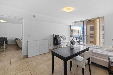 Copropriété à vendre à Miami, Floride: 1 chambre, 75.99 m2 № 2155028 - photo 13