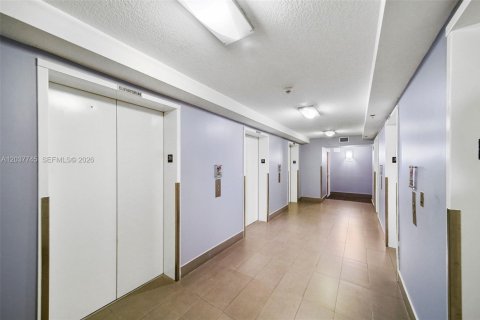 Copropriété à vendre à Miami, Floride: 1 chambre, 75.99 m2 № 2155028 - photo 24