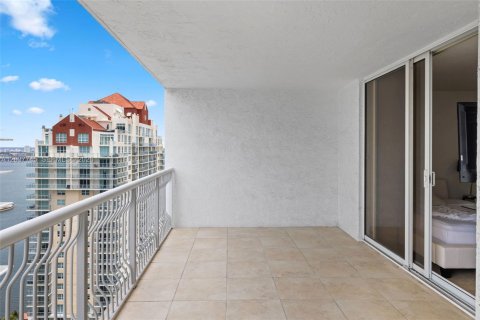 Copropriété à vendre à Miami, Floride: 1 chambre, 75.99 m2 № 2155028 - photo 4