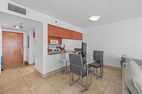 Copropriété à vendre à Miami, Floride: 1 chambre, 75.99 m2 № 2155028 - photo 7