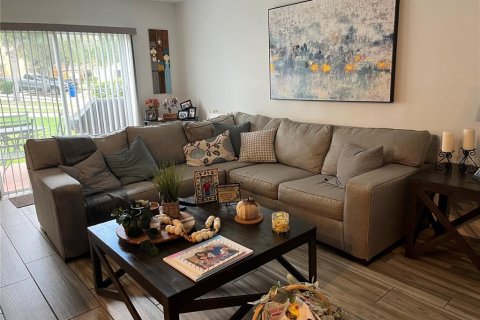 Touwnhouse à louer à Orlando, Floride: 3 chambres, 173.91 m2 № 2424168 - photo 9