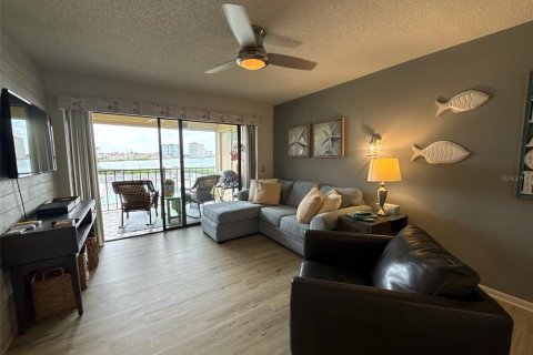 Condo in Saint Petersburg, Florida, 2 bedrooms  № 1907313 - photo 8