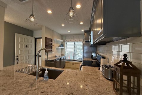 Condo in Saint Petersburg, Florida, 2 bedrooms  № 1907313 - photo 7
