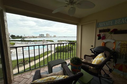 Condo in Saint Petersburg, Florida, 2 bedrooms  № 1907313 - photo 10