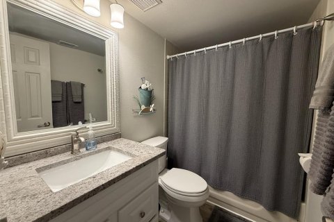 Condo in Saint Petersburg, Florida, 2 bedrooms  № 1907313 - photo 13