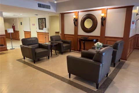 Снять в аренду кондоминиум в Помпано-Бич, Флорида 3 спальни, 150.5м2, № 1953954 - фото 17