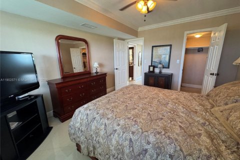 Снять в аренду кондоминиум в Помпано-Бич, Флорида 3 спальни, 150.5м2, № 1953954 - фото 11