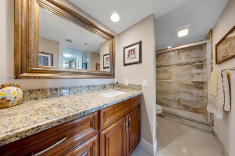 Condo in Pompano Beach, Florida, 3 bedrooms № 1953954 - photo 22