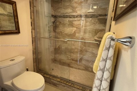 Снять в аренду кондоминиум в Помпано-Бич, Флорида 3 спальни, 150.5м2, № 1953954 - фото 13