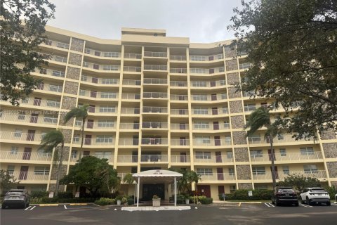 Снять в аренду кондоминиум в Помпано-Бич, Флорида 3 спальни, 150.5м2, № 1953954 - фото 19