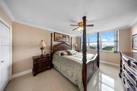 Condo in Pompano Beach, Florida, 3 bedrooms № 1953954 - photo 20