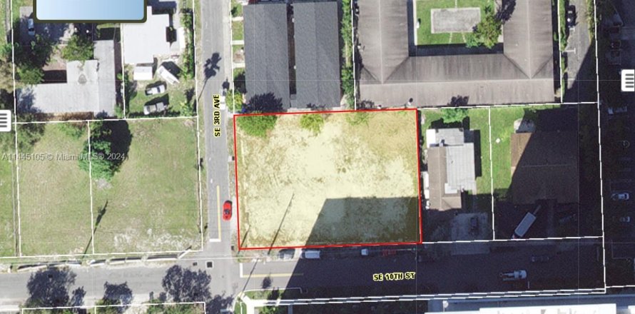 Propiedad comercial en Hallandale Beach, Florida № 693222