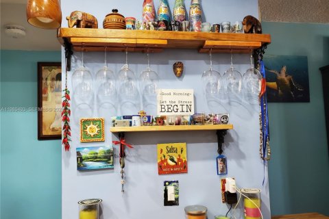 Condominio en venta en Miami Beach, Florida, 2 dormitorios, 82.22 m2 № 2043809 - foto 10