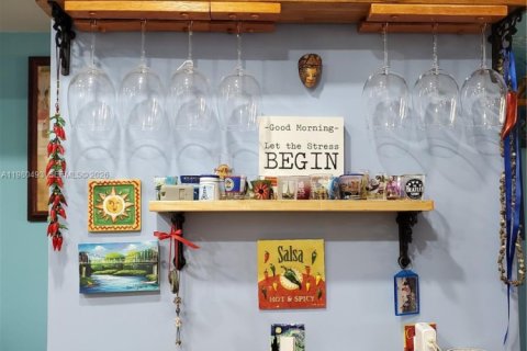 Condominio en venta en Miami Beach, Florida, 2 dormitorios, 82.22 m2 № 2043809 - foto 11