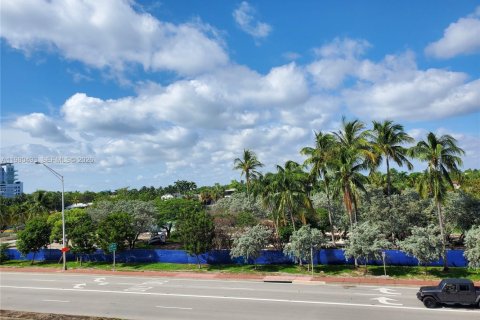 Condominio en venta en Miami Beach, Florida, 2 dormitorios, 82.22 m2 № 2043809 - foto 2