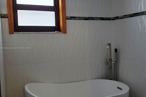 Condominio en venta en Miami Beach, Florida, 2 dormitorios, 82.22 m2 № 2043809 - foto 24