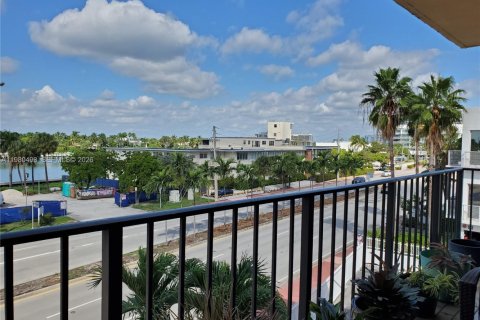 Condominio en venta en Miami Beach, Florida, 2 dormitorios, 82.22 m2 № 2043809 - foto 3