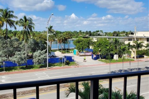 Condominio en venta en Miami Beach, Florida, 2 dormitorios, 82.22 m2 № 2043809 - foto 5