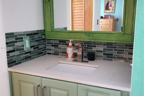 Condominio en venta en Miami Beach, Florida, 2 dormitorios, 82.22 m2 № 2043809 - foto 22