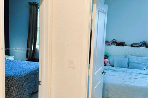 Снять в аренду таунхаус в Хомстед, Флорида 4 спальни, 169.08м2, № 1963324 - фото 20