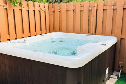 Снять в аренду таунхаус в Хомстед, Флорида 4 спальни, 169.08м2, № 1963324 - фото 12