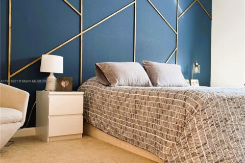 Снять в аренду таунхаус в Хомстед, Флорида 4 спальни, 169.08м2, № 1963324 - фото 21