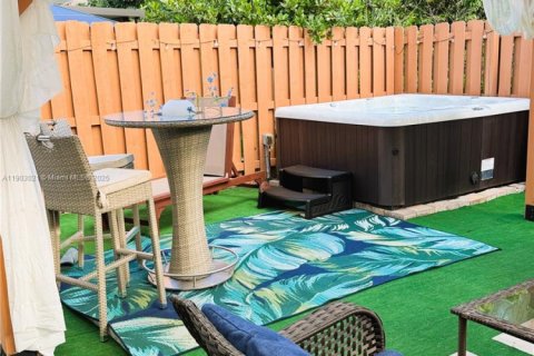 Снять в аренду таунхаус в Хомстед, Флорида 4 спальни, 169.08м2, № 1963324 - фото 11