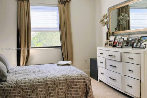 Снять в аренду таунхаус в Хомстед, Флорида 4 спальни, 169.08м2, № 1963324 - фото 23