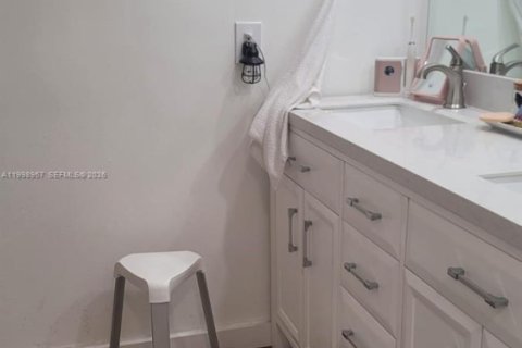 Townhouse in West Palm Beach, Florida 2 bedrooms, 114.83 sq.m. № 2066157 - photo 15