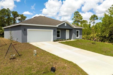 House in Palm Bay, Florida 4 bedrooms, 160.16 sq.m. № 1534656 - photo 3