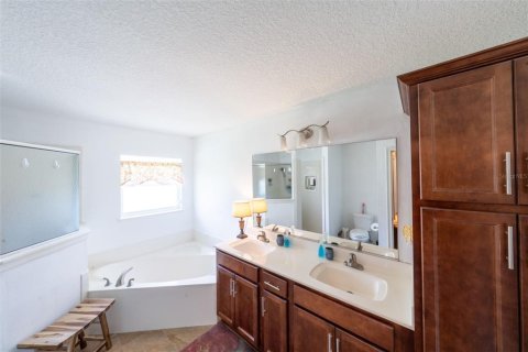 Casa en venta en Summerfield, Florida, 3 dormitorios, 167.5 m2 № 1778231 - foto 8
