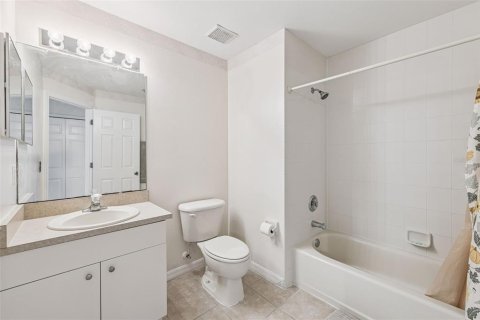 Villa ou maison à vendre à Deltona, Floride: 4 chambres, 195.09 m2 № 2285368 - photo 15