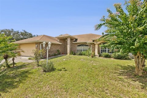 Villa ou maison à vendre à Deltona, Floride: 4 chambres, 195.09 m2 № 2285368 - photo 2