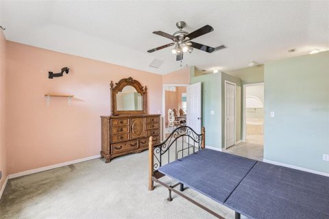 Villa ou maison à vendre à Deltona, Floride: 4 chambres, 195.09 m2 № 2285368 - photo 12