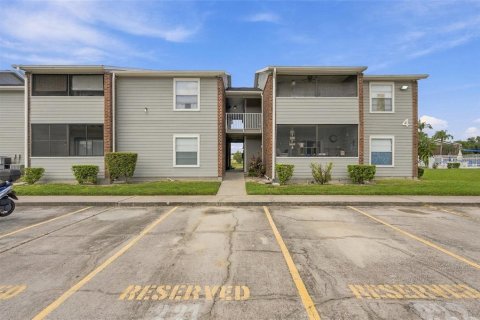 Condo in Saint Petersburg, Florida, 1 bedroom  № 2400339 - photo 24
